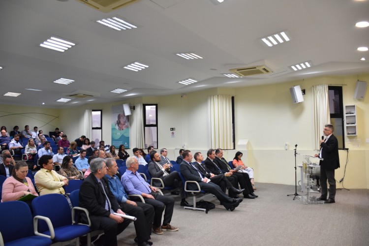 Superintendente da Ocepar, Leonardo Boesche, comenta a importância da parceria entre CRCPR e Ocepar. 