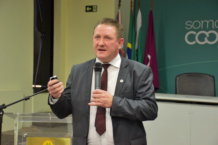  o palestrante Laudelino Jochem, vice-presidente de Administração e Finanças do CRCPR, falou sobre "Ética, compliance e Noclar: desafios e oportunidades". 