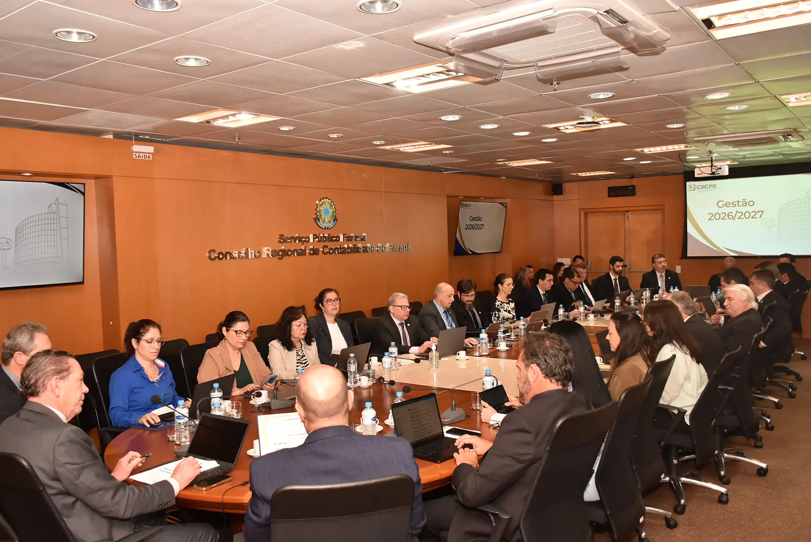 CRCPR debate fiscalização com inteligência artificial, eleições 2026 e valorização do ensino contábil em reunião plenária