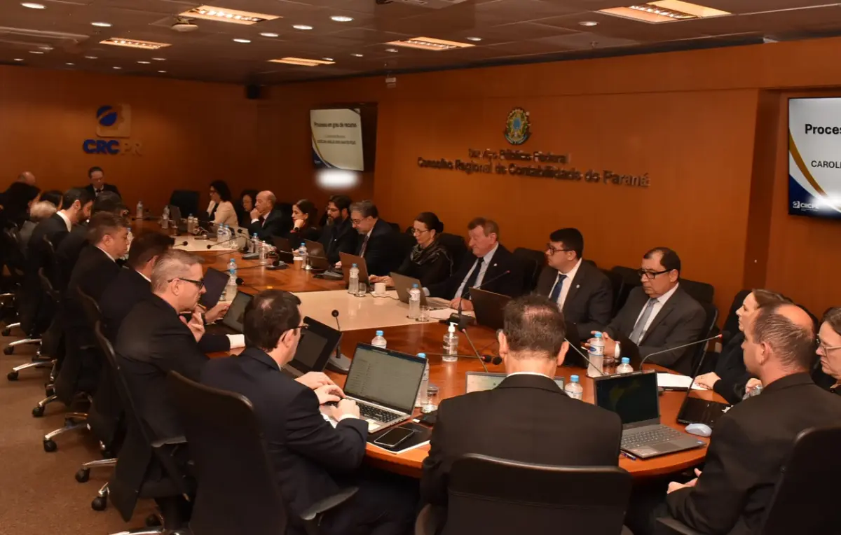 Em reunião plenária de outubro, CRCPR aprova planejamento para 2027 e homologa representante regional de Ibaiti