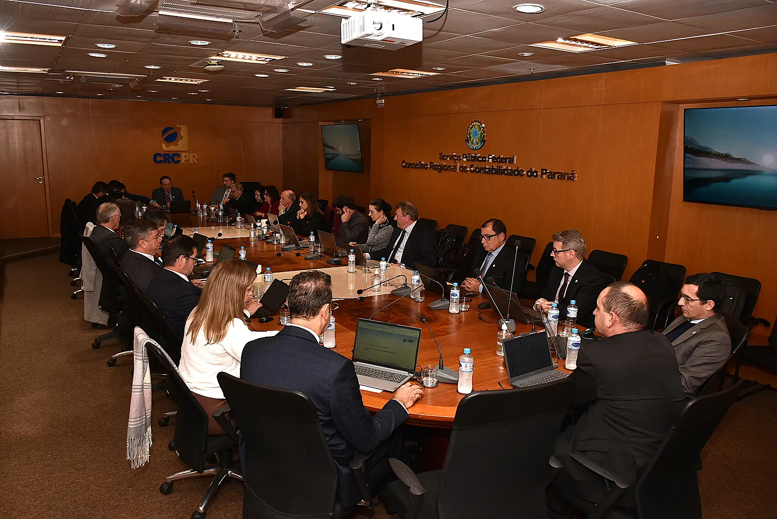 Plenária de maio reuniu conselheiros e funcionários do CRCPR na capital paranaense