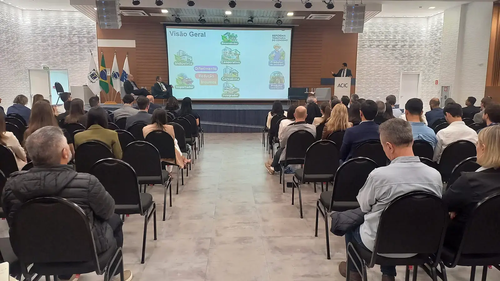 14º módulo do curso aconteceu na cidade de Cascavel, no Paraná, em agosto, e foi dedicado ao tema Agronegócio e Cooperativismo Agrícola