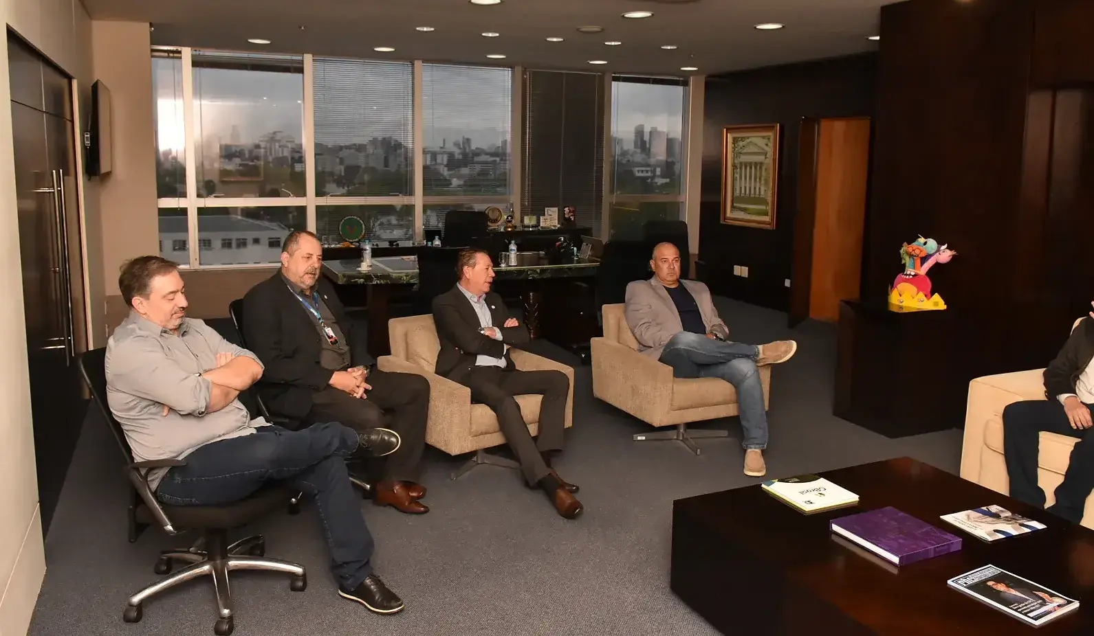 Presidente, vice-presidentes de Administração e Finanças e de Desenvolvimento Regional, e diretor superintendente do CRCPR recepcionaram os visitantes