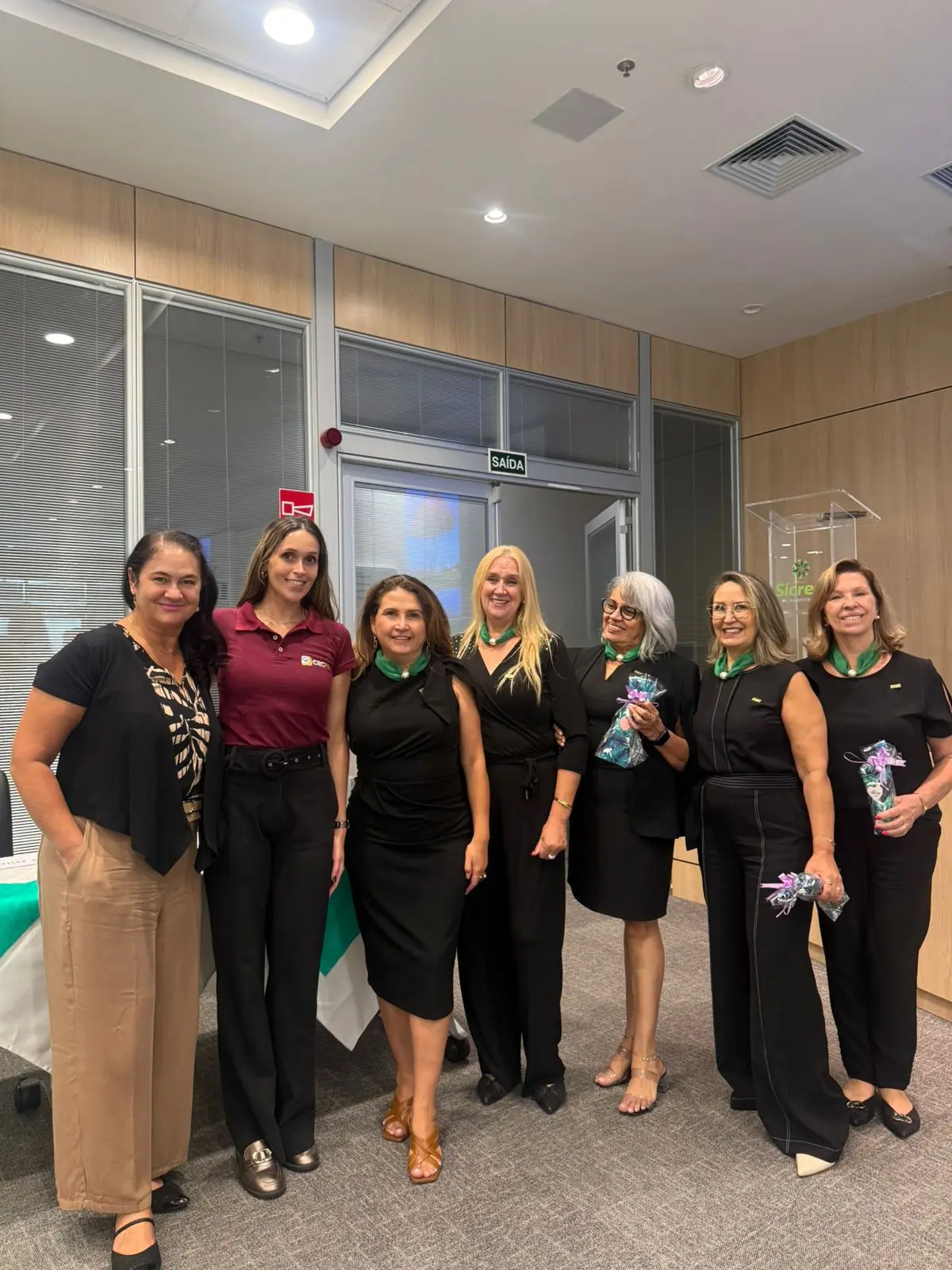 Da esq. p/ dir: Jociane Vezini Brabicoski, Fernanda Ferrari Zrzebiela, Claudia Karine Schroeder, Edilma da Conceição Piontek, Rita de Cássia Dias Gomes, Célia Aparecida dos Santos, Elisete Aparecida S. Prestes