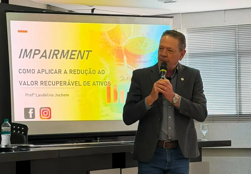 O presidente do CRCPR, Everson Breda Carlin, compareceu ao evento