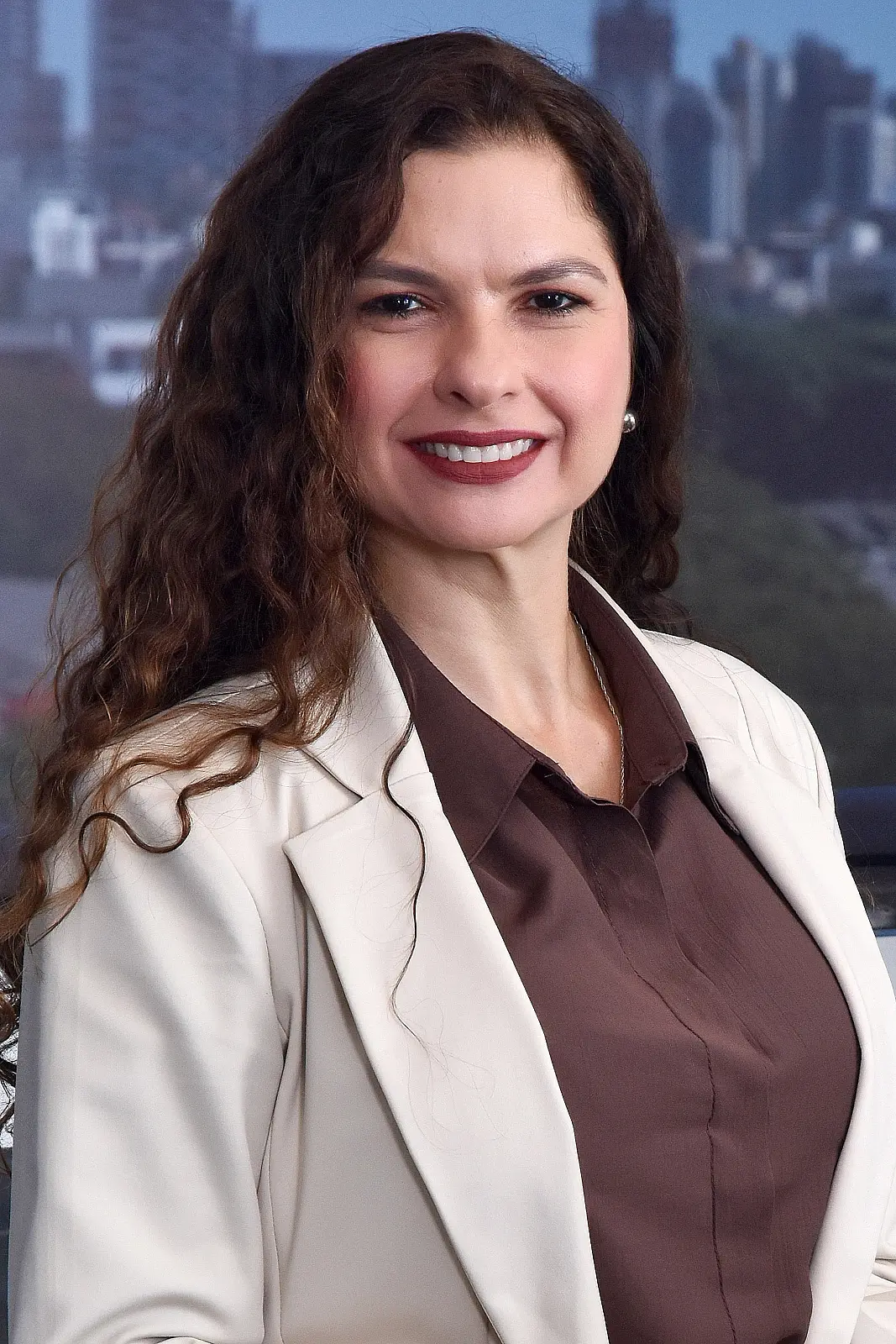 "Sempre acreditei que o fortalecimento da nossa profissão depende não apenas da qualificação técnica, mas também do engajamento dos profissionais nas entidades que os representam", declarou a representante Adriana de Assis Pires
