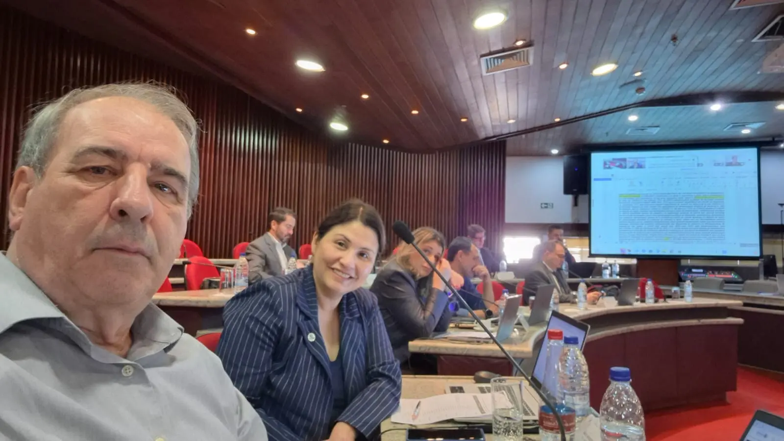 Dirceu Zonatto e Ariane Yumi no CFC, durante reunião realizada no dia 24