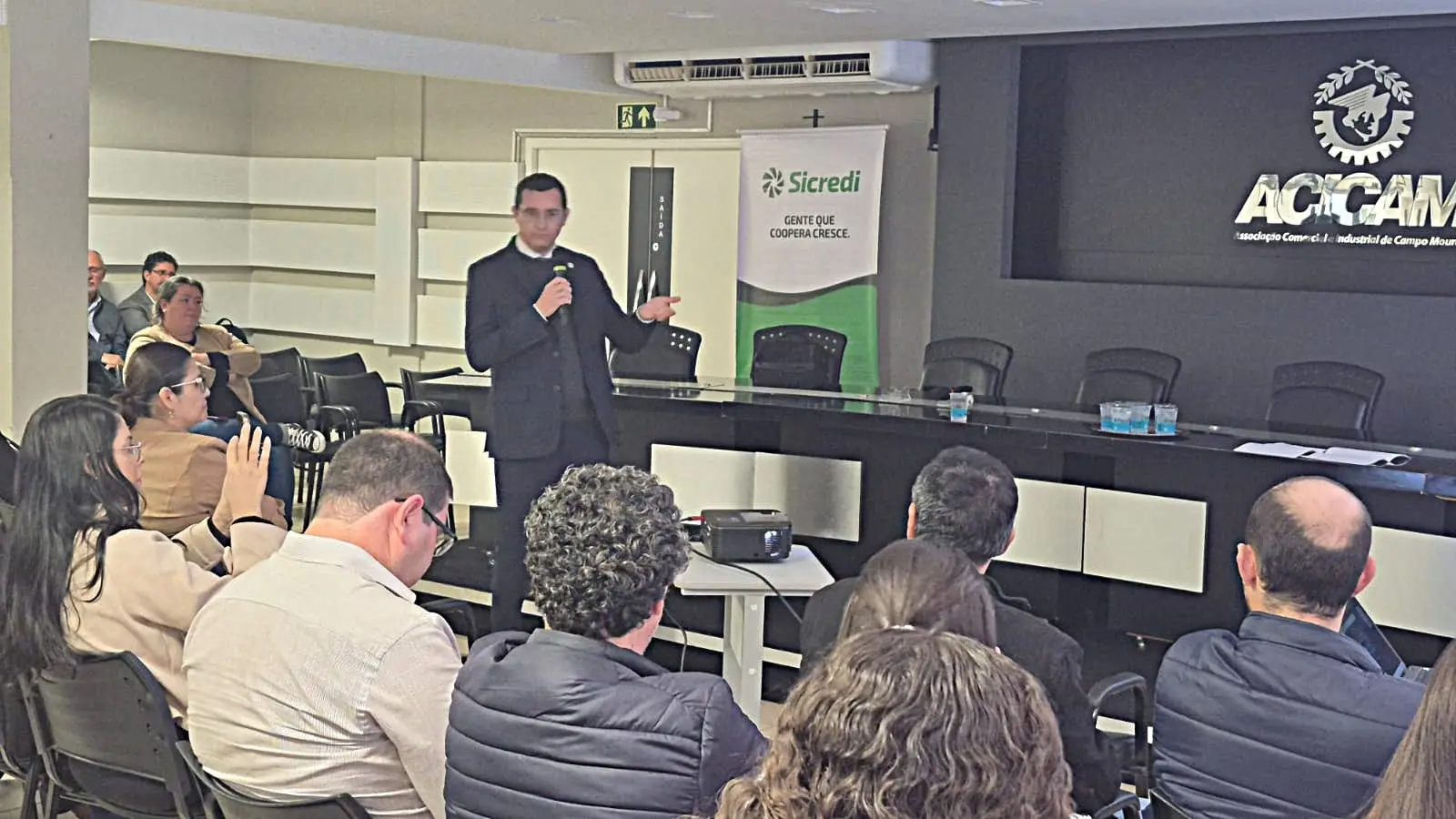 O coordenador da Comissão CRCPR Normas e ESG, Sérgio Porciúncula Jr., abordou as CBPS 1 e 2 durante suas capacitações