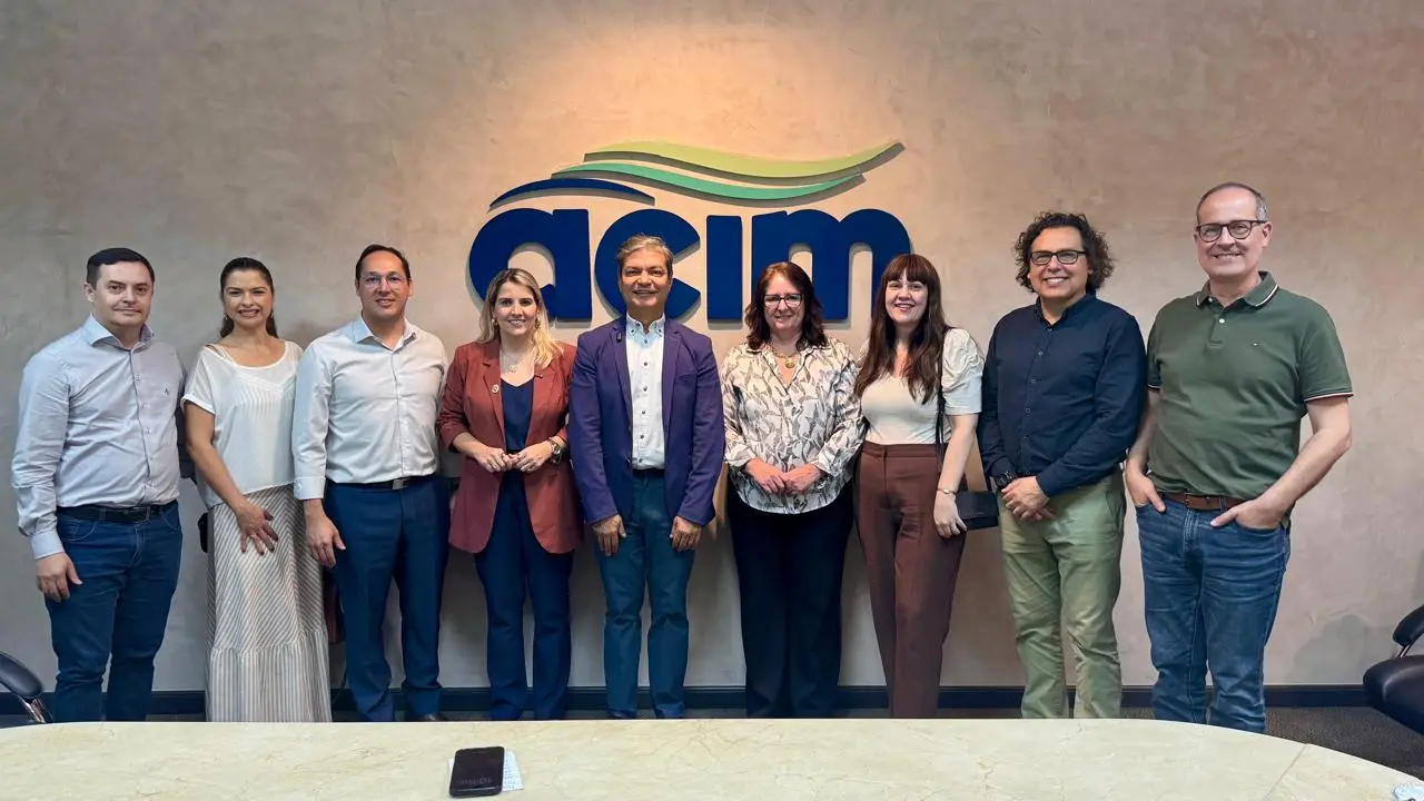 Adriana de Assis Pires esteve presente na ACIM